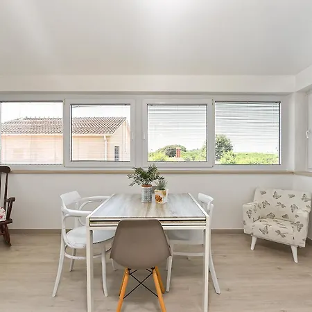 Sandra 2389 Апартаменты Пула