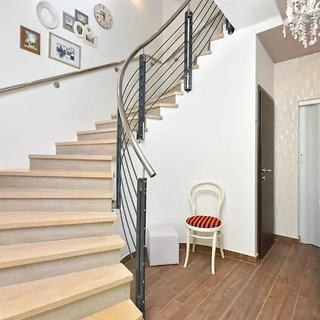 Апартаменты Sandra 2389 *