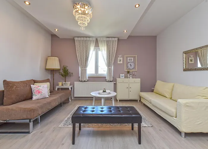 Sandra 2389 Apartman *