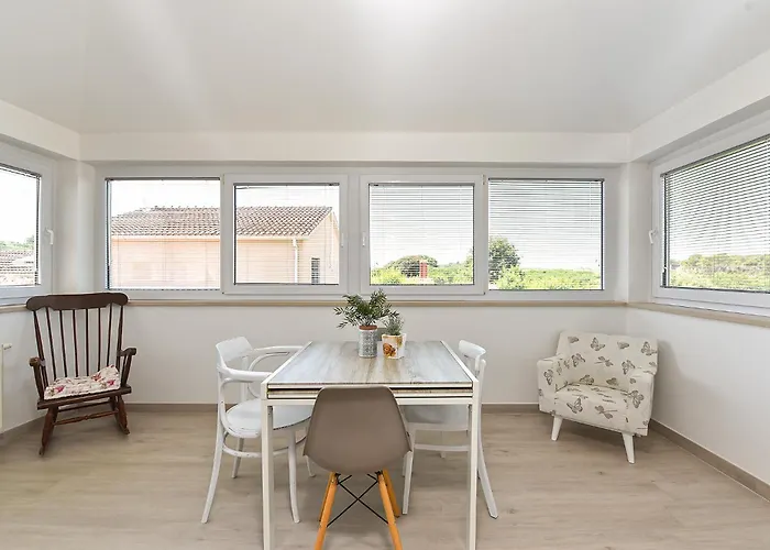 Sandra 2389 Appartement Pula