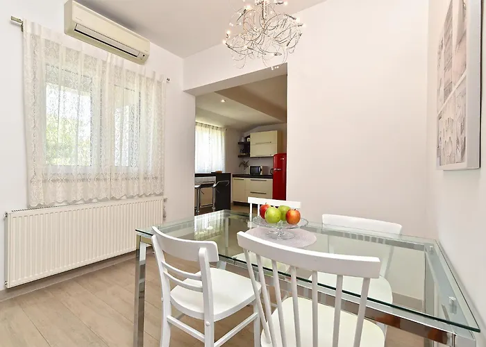 Sandra 2389 Appartement Pula