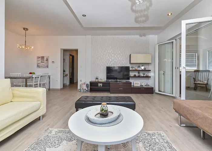 Sandra 2389 Appartement Pula